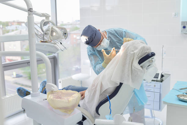 Best Weekend Emergency Dentist in Oronoque, CT